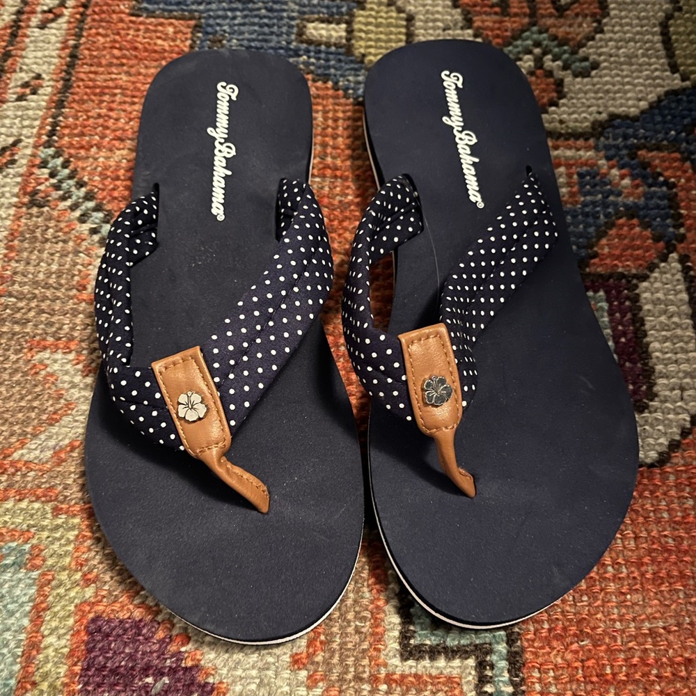 Tommy Bahama polka dot, navy flip flops, size 8.
